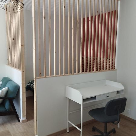 Studio Climatise Et Spacieux Situe Pres Des Parcs 비시 외부 사진